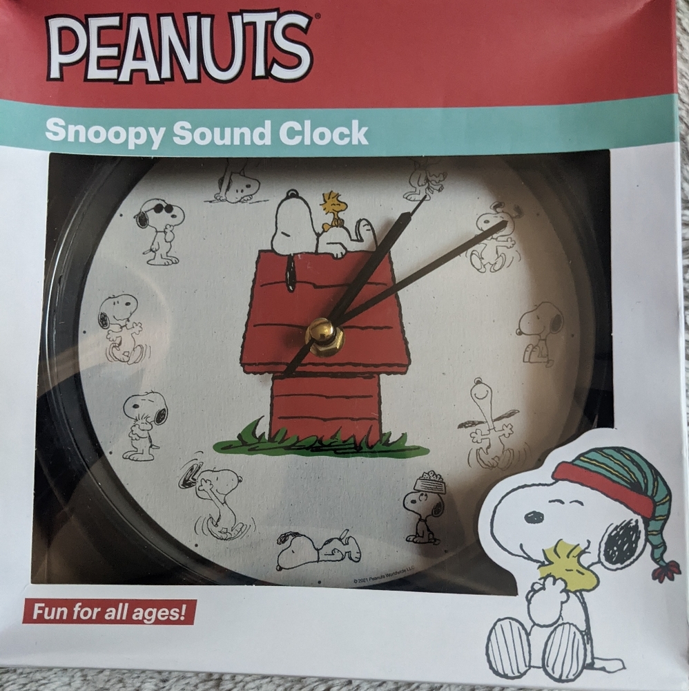 Snoopy clock